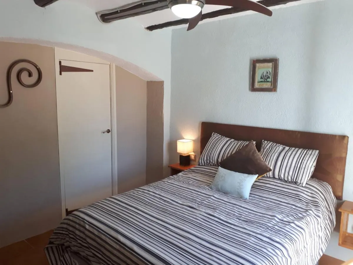 Casa De Bello Tortosa Bed & Breakfast