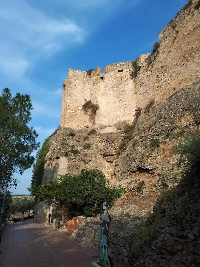 Casa De Bello Tortosa Bed & Breakfast
